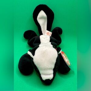 Ty Beanie Babies | Stinky The Skunk | 4th Gen Hand Tag | 02/13/1995)